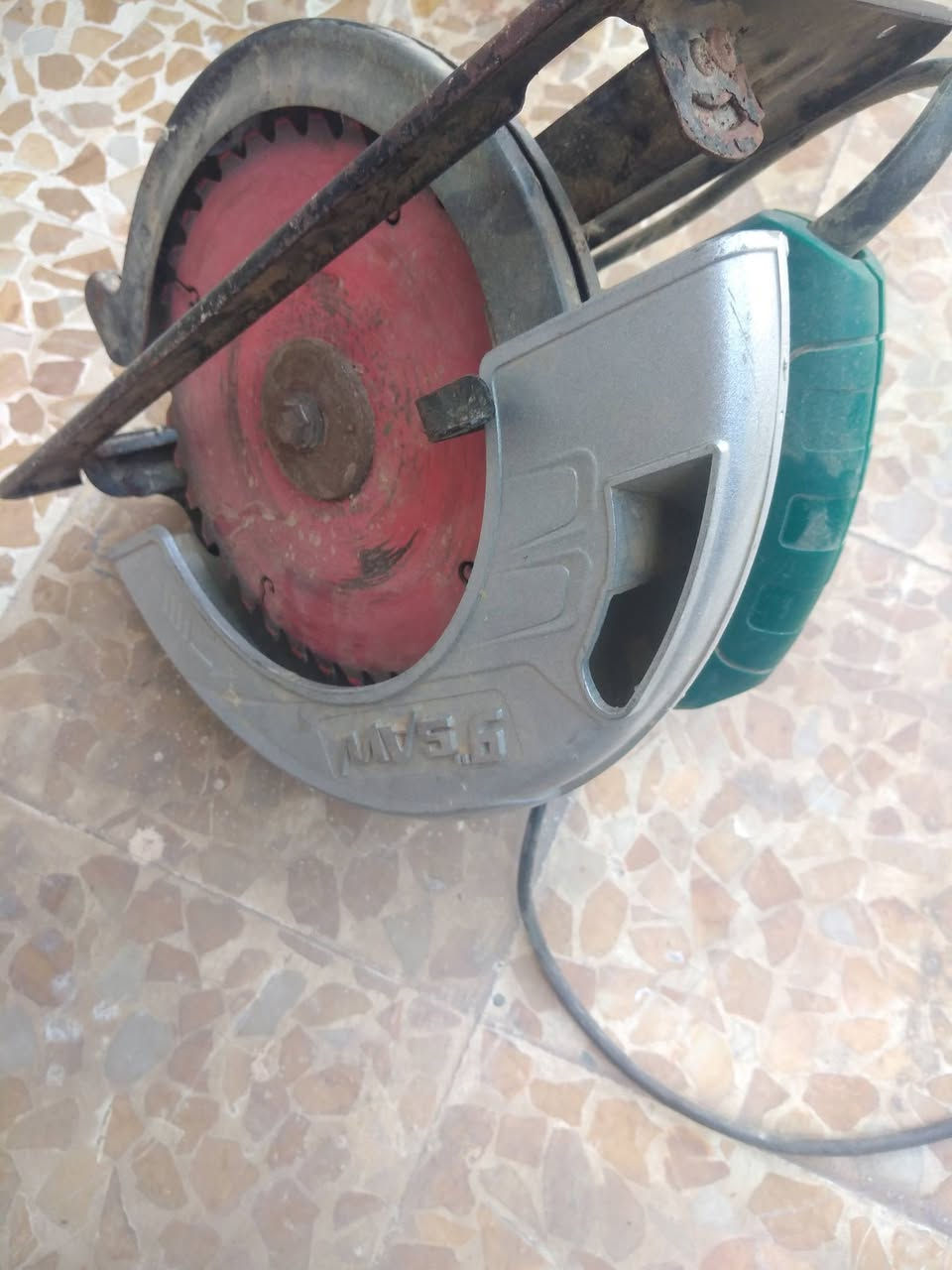 أغراض نجار للبيع ***********
