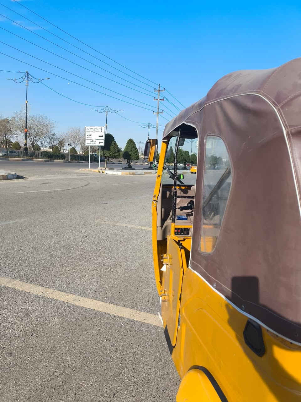 تــكــتــك 21  // محرك خير من الله
تــكــتــك نضيفه كبل للشارع متصرف عليها 
تــخــم تــاير جديد 
كــهربــائــيات كــلهــا شغاله 
الــسعــر / 8  وبيها مجال
 رقم بغداد تحويل مباشر ثاني يوم ***********….
