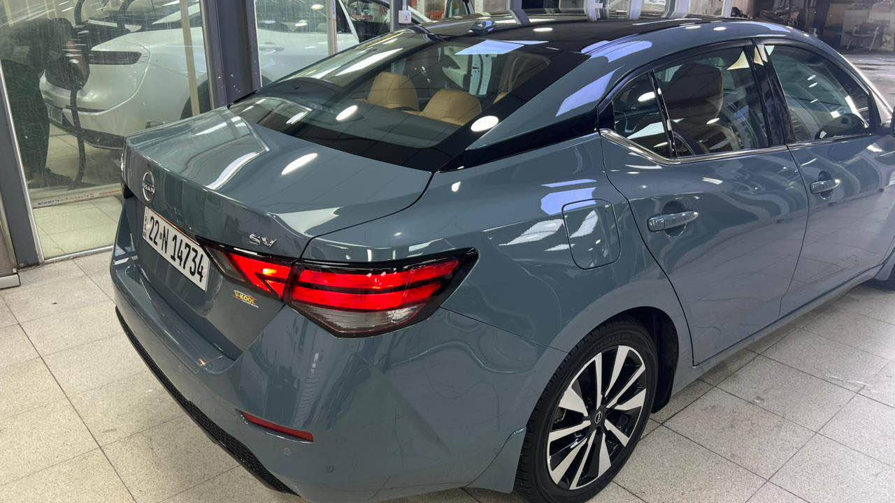 نيسان سنترا Sv فول مواصفات بانوراما للاخير مغلفه نانو PPF ماعدا ٤ بيبان قماره تغليف نانو اسود لامع السيارة ضربته بالتاير والطبله وتكحيل قليل بالجاملغ ع كدجكاره السيارة جديدة ماشيه ١٧٥٠٠ كيلو بجم كبس من دون فتح برغي واحد حته الايت مامفتوح والرقم اربيل تريد وكاله تريد تحويل 
السعر 205 وبي مجال قليل للشراي 
*********** البصرة, العراق
