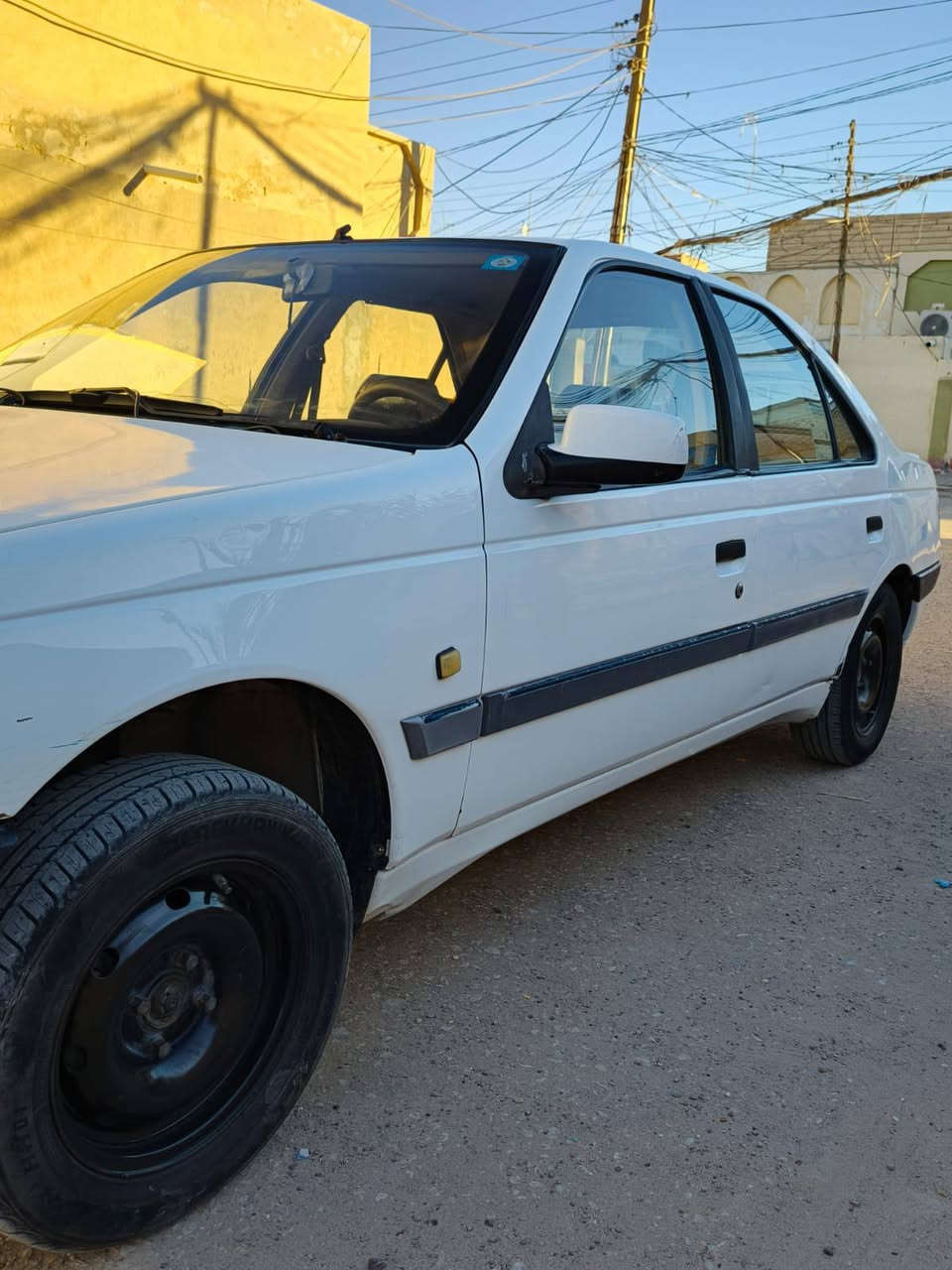 سلام عليكم الغوالي بيجو 405 اكد مديل 16 جاهزه من كير و مكينه حداديه وره  و كدام تدفئه تبريد رقم نجف الجديد بيها طخه مكان السبير و البنيد بي جف طخه بنص و امطبع بس و الباقي كفاله من كلشي مكاني نجف *********** بي واتساب السعر 48 وبي مجال حك الجيه
