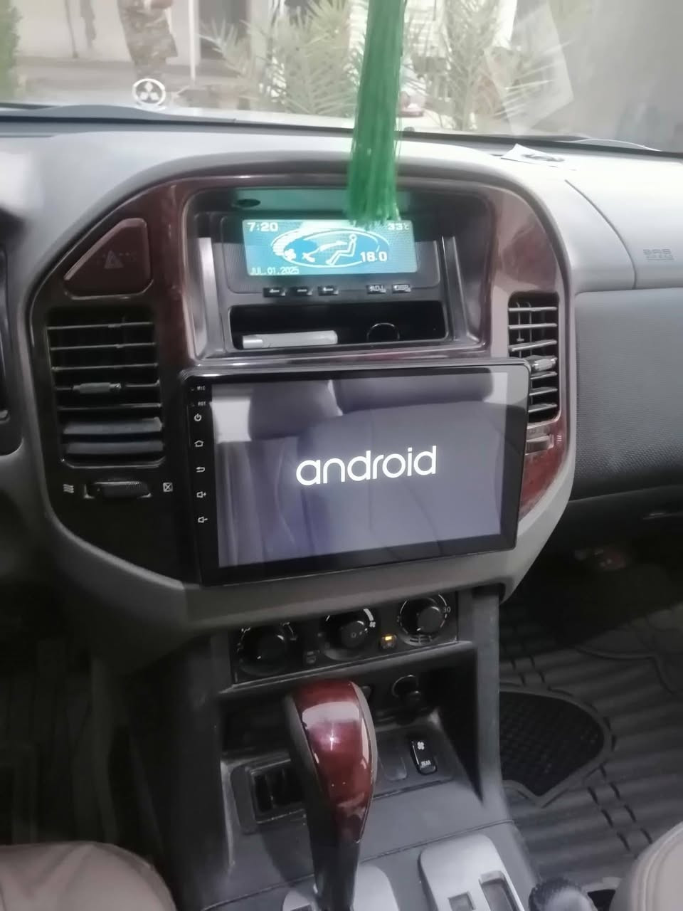 يالله يالله للبيع باجيرو بغداد 2007 بسمي رقم انكليزي كفاله عامه ماعده صبغ الدعاميات السونار مرفق مع الصور السعر المطلوب 110وبيها مجال الشراي يتصل مكان السيارة بغداد مدينة الصدر تليفوني ***********
