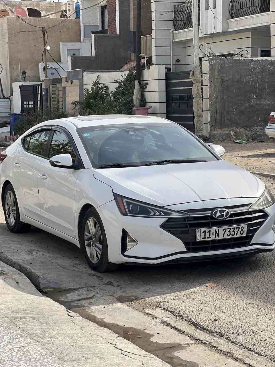السلام عليكم
ELANTRA 2019  
وارد كندي رقم بغداد 
سعة المحرك : 2000 
عداد المسافة : 110 km 
كلين تايتل بدون قطرة صبغ 
طخة بالبنيد وممصلحة ع وضعها البلادي + صور الحادث ورقم الشاصي بالمنشور 

المواصفات ؛
_ بصمة تشغيل + بصمة ابواب
_ فتحة سقف 
_ شاشة كبيرة 
_ مانع تصادم 
_ نظام النقطة العمياء 
_ تحديد مسار 
_ كشنات تدفئة 
_ كشنات جلد 
_ هيتر ستيرن 
_ عازل حراري عمل
وبقية المواصفات الاعتيادية 
السيارة جديدة والكير AT 
المرغوب 
السعر 138 وبي مجال جداً بسيط 
الشراي يتصل ع الرقم 
*********** 
مكان السيارة بغداد العامرية
