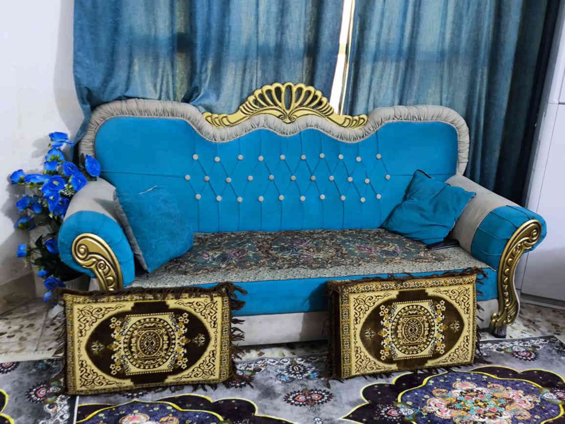 تخم ملكي مستعمل نظيف ١٠ مقاعد السعر ٣٥٠ ألف بابل الحمزه الغربي حي الدولار قرب عماره دكتور ناجي أتصال ***********
