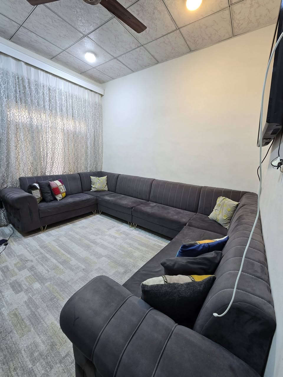 السلام عليكم الكعده مع البرده للبيع نظيفه مابيه شي سعر (500الف) من يرغب بالشراء التواصل على الرقم ***********
