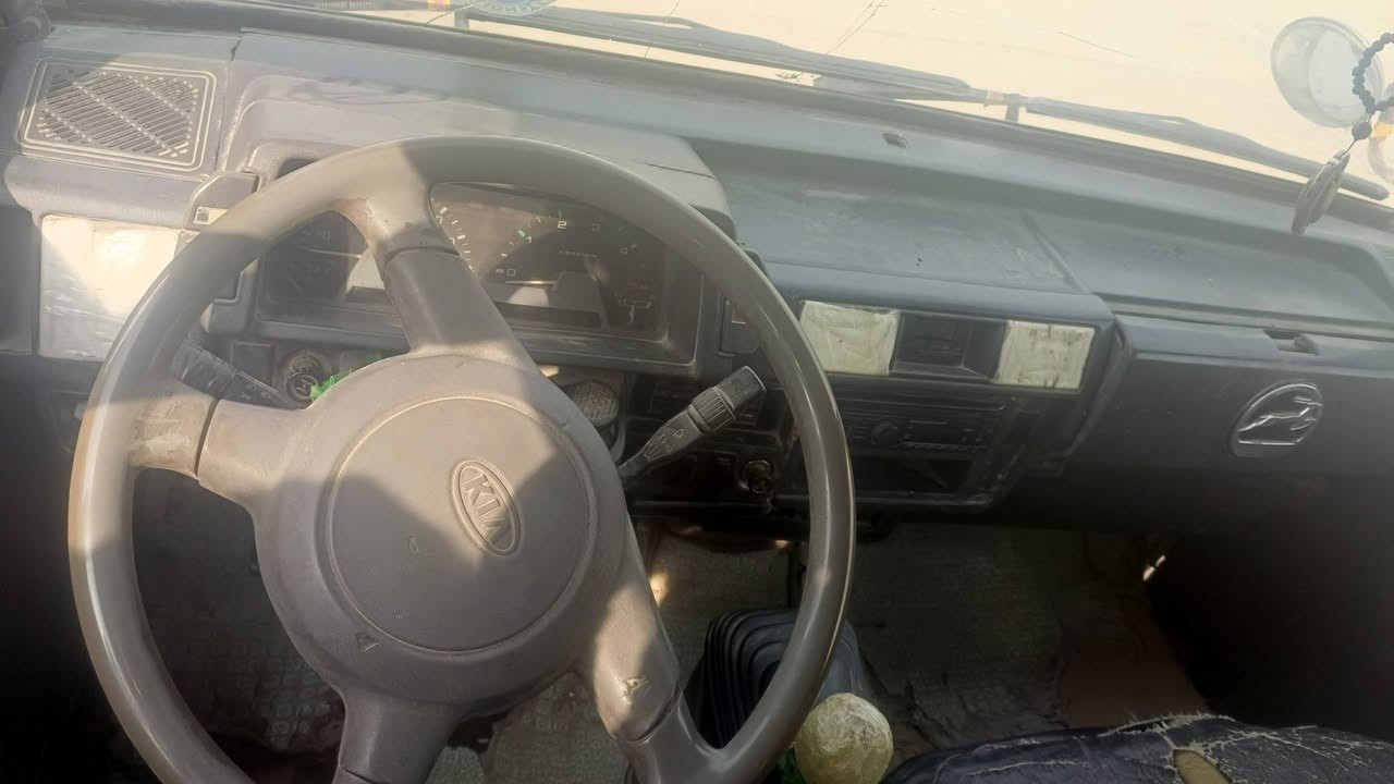 سياره بيسته للبيع موديل 95 السياره مصفره هيئه وغرامه وراعي عنوان كربلاء السعر 15مع المجال
***********
