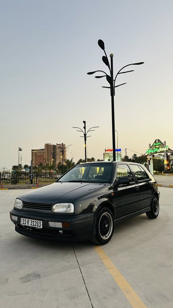 سلام عليكم
فولكس فاكن كولف 
موديل 93بدون حادث 
السيارة صبغتهة جديدة ميتاليك 7 شذرات للجمالية 
عليهة هواي اضافات والسيارة نضيفة كير مكينة) تبريد كفالة بدون نضوح دهن بدون تبخير خير من لله بدون اي نقص 

1-عليهة اكزوز رياضي و بوري جبير (البلادي موجود بطيخات )
2_لويات ناصية ماركة 
3_لحاية و دوسات 
4_منضومة زنون 
5_ويالة بي بي اس اصلي جديد
6_طخم تاير دنلوب جديد 
7_بكلايت سموك 
8_سبويلر 
9_ منضومة تبريد جديدة
10_رقم دولي جديد هزة جديدة 
باقي السيارة كلة بلاد كهربائيات كلهن شغالة ومبدل دهن كير جديد دهن بريك دهن مكينة مابيهة كل نقص وب واقع بعد احلة 
الداخل كلة جديد الكشانت بشرط بدون اي شك ماعدة البطاين لامامية شوية تعبانة السيارة ذكرت كل تفاصيلهة ب منشور
السعر :55 
مكاني بغداد الدورة  
للتواصل لاتصال على 
***********
