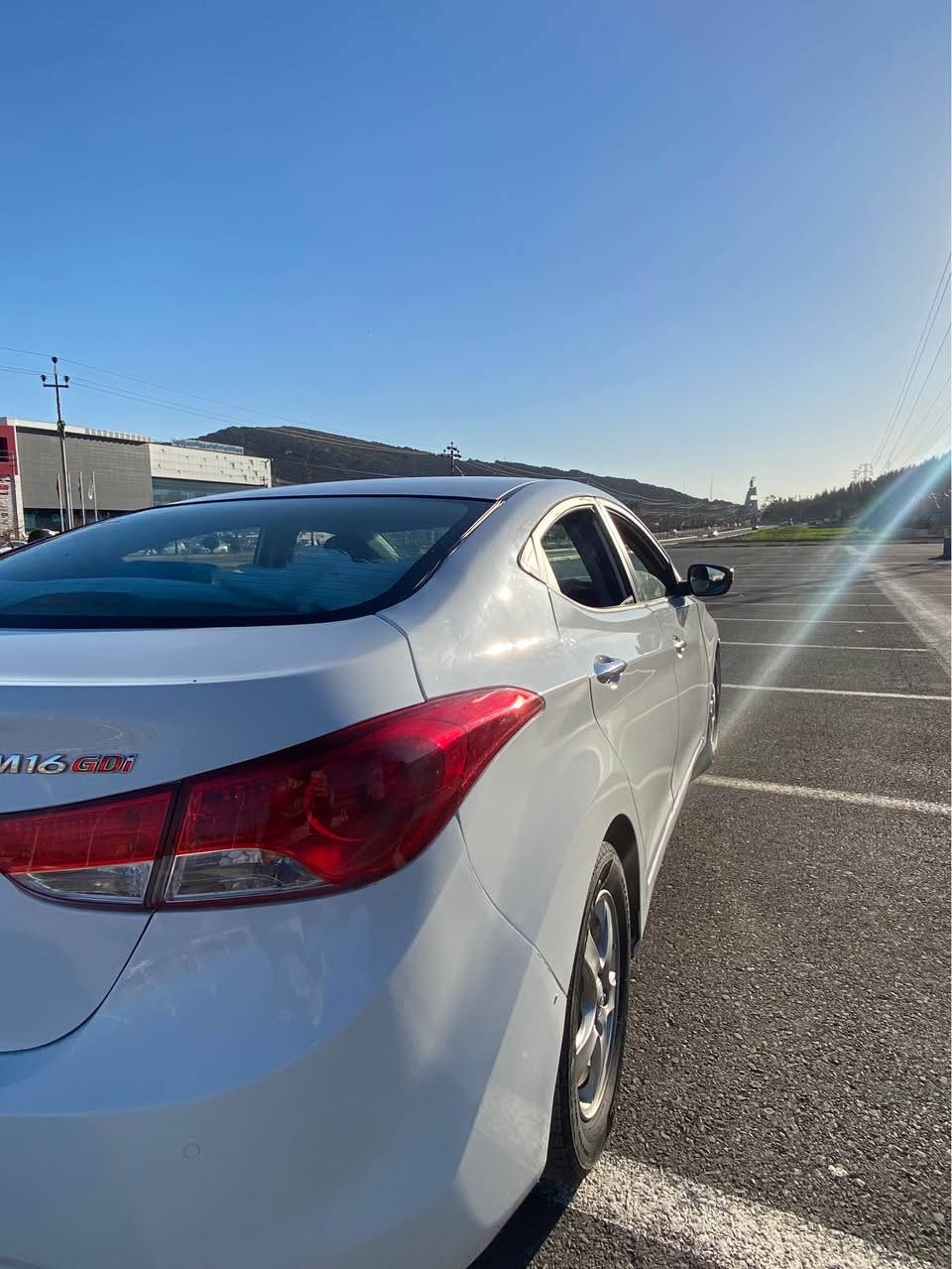 بەناوئ خودا 
ئاڤانتی 2012
سیارئکی جوان 
بئ حئب تازە داخل
کئڕ مەکئن بە شەرت 
سەیارەکە توند و تۆڵە 
تازە داخڵە کامل مەسرەفی کراوە 
گێر مەکینە بە شەرت
***********
نرخ 55 رانية, السليمانية
