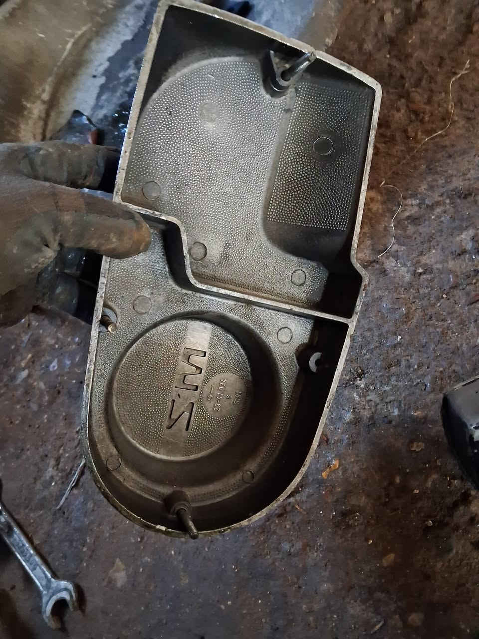 سلام عليكم للبيع قبق هندر وقبق بلاتين  السعر ٤٠ مكاني فلوجة هاتف *********** يوجد توصيل جميع محافظات من رخصت مدير الكروب المحترم
