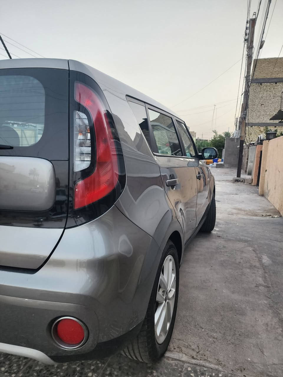 السلام عليكم
للبيع كيا صول ٢٠١٩ 
محرك ٢٠٠٠ GDI
ماشية ٤٧ الف 
حادثها فقط بنيد مبدل ومصبوغ
السيارة نظيفه 
السعر ١١٥ وبيها مجال 
للاستفسار ***********
مكانها بغداد حي العامل
