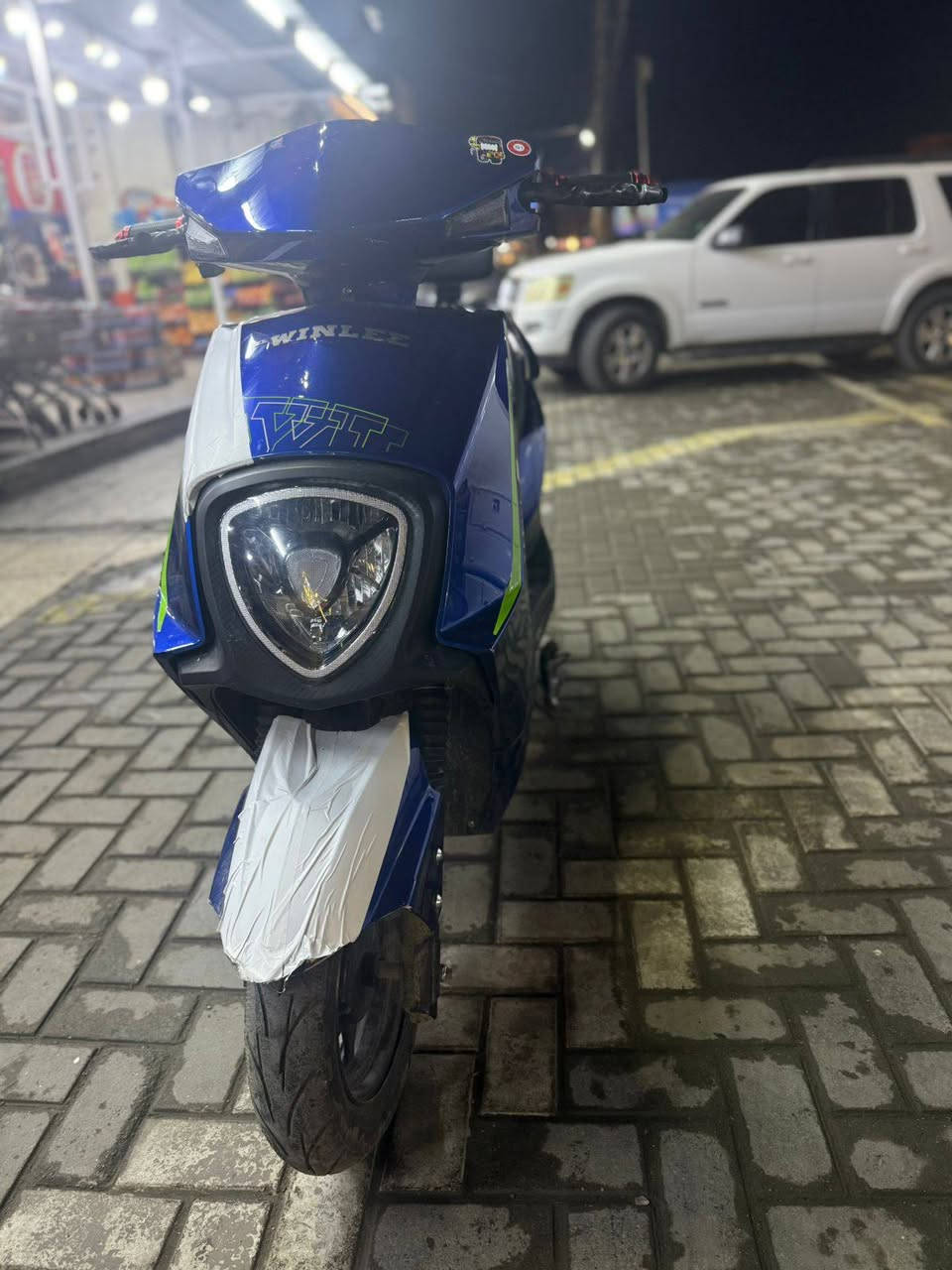 السلام عليكم دراجه شحن اسمه سكنس ضاله عندي اربعه تشهر تمشي 99 ملفه 2000 موديل 2025 السعر 750وبيه مجال بكاني البياع شارع الضغط /***********
