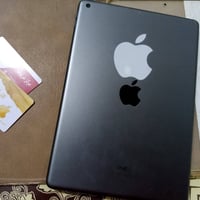 الايباد  9 الايفون ابطاريه 64  الايباد انضافه سعره 300وبي مجال  100/10...