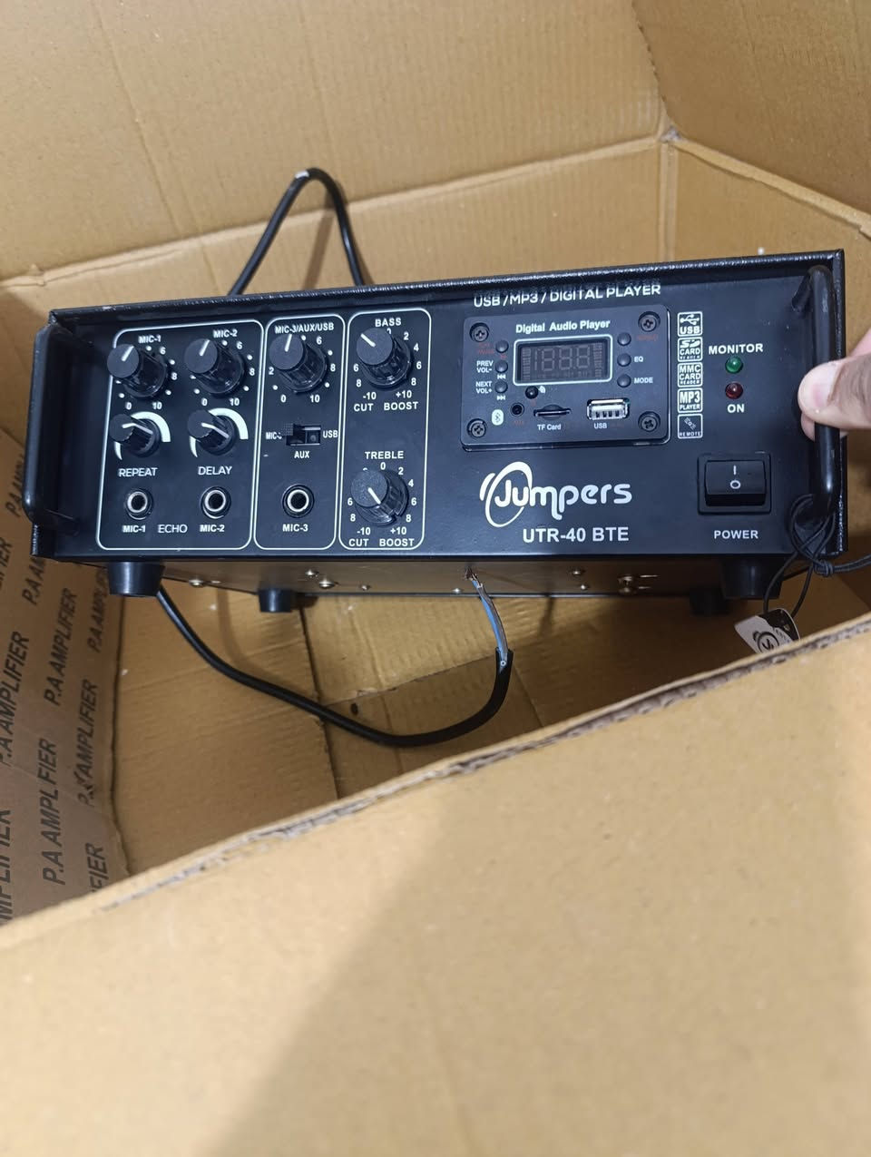 ثلاث سماعات و جهاز كلهن للبيع شرط شغالات الشراي يتصل على الرقم مكاني موصل ***********
