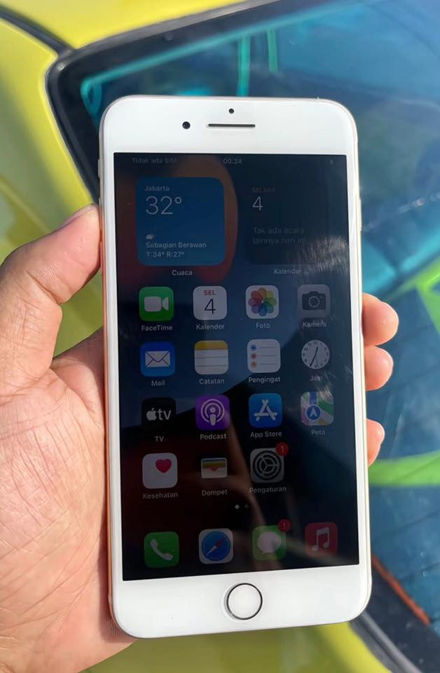 السلام عليكم للبيع ايفون 7بلاص ذاكره 256مبدل بطاريه وشاشه وكاله بطاريه 100 لون رصاصي الاتصال على الرقم ***********
