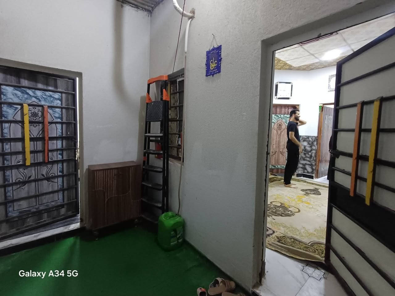 بيت   100 م  ركن  للبيع

في الجزيرة   _ اليوبة _قرب مدرسة الصقر

التفاصيل : 2 غرفة ومطبخ + استقبال وصالة وصحيات السقف سندويج البناء حديث
السعر =  37 مليون

عنوان المكتب : اليوبه مقابل جامع الهادي :
***********

