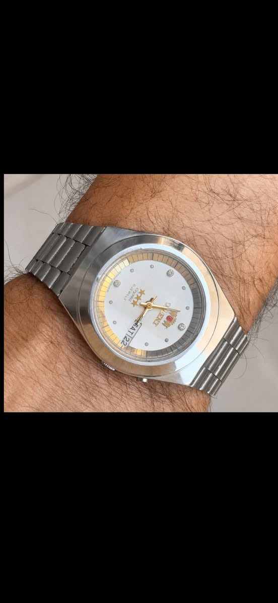 تحية طيبة 
#Vintage_Orient_3Star
Crystal Automatic 21 Jewels Stainless Steel Watch for Men
#اورينت3ستار
كريستال انتاج اليابان القديم الثمانينات فينتج ماكنة اوتوماتك ٢١ حجر . دي ديت تأريخ بم اسبوعي شهري . قطر 
37 ملم  نظافة تامة وبلادية بالكامل .
السعر ٧٥ الف .
التواصل خاص لطفا


**إذا كنت صاحب هذا الإعلان وتريد حذفه لأي سبب، رجاءا أرسل رسالة إلى الدعم الفني**