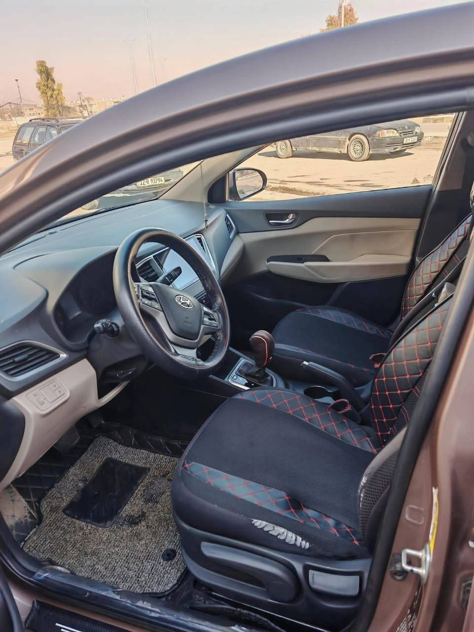 السلام عليكم 
للبيع نقد فقط بدون اقساط بدون مراوس
السعر كلش مناسب 119$ وبيها مجال قليل
اكسنت 2019 خليجي بدون ضرر و بدون صبغ محرك  حجم 16 دوش المرغوب و كير AT المرغوب شرط وضع شركة ما مفتوح ماشية 105 الف كيلو مواصفات نص فول معروفة رقم اربيل بأسمي شرط التحويل 
مكاني الموصل حي عدن و ارقامي بيها واتساب 
***********
*********** موصل, نينوى
