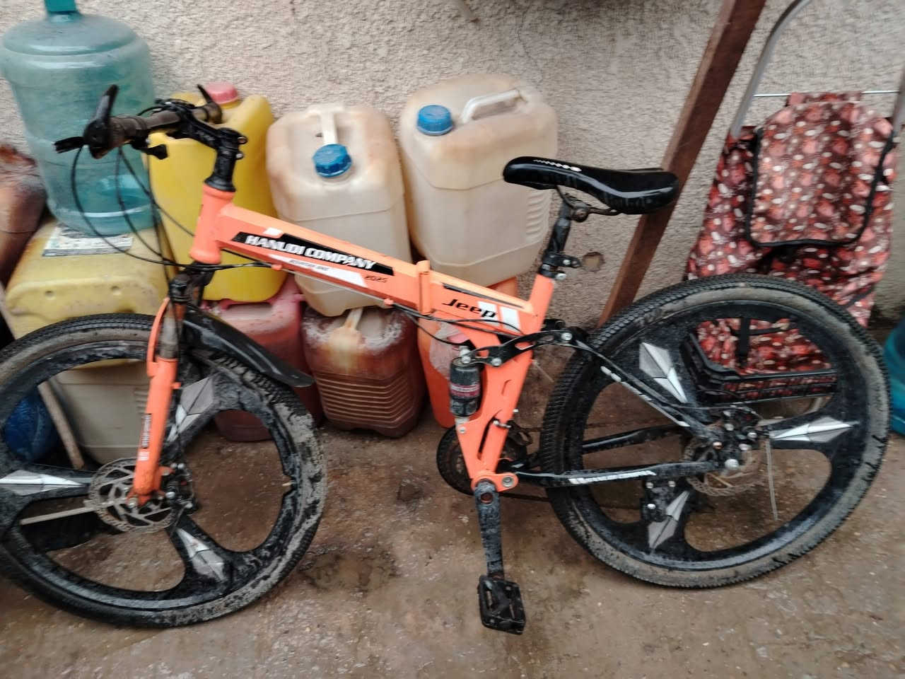 باسكل جبلي استعمال شهرين كيرات شغاله بريك يشتغل فقط يرادله دبلات اماميه لان مزنجره شويه
السعر100 وبيه مجال


**إذا كنت صاحب هذا الإعلان وتريد حذفه لأي سبب، رجاءا أرسل رسالة إلى الدعم الفني**