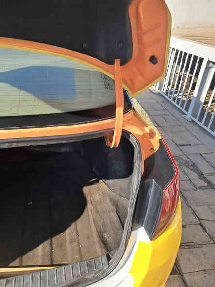 اوبتما ٢٠١١ مكفوله رقم بصره كير ٥ نمر محرك دوش
خط واحد بيع او مراوس تفاصل***********
