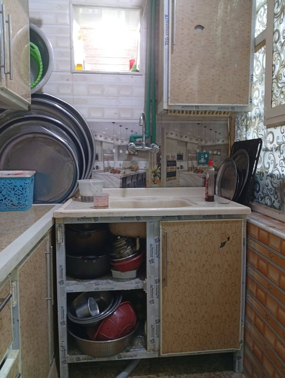 السلام عليكم الدار معروض للبيع الدار مال بلديه واصل التقيم للاستفسار الاتصال على صاحب الرقم  ***********
