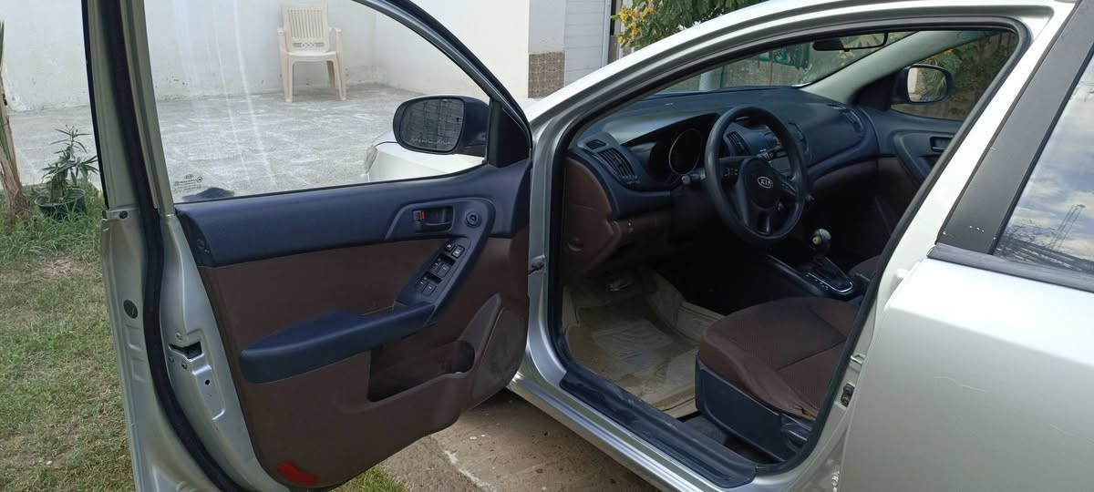 السلام عليكم 
سيراتوا 2012 خليجي كفاله من الصبغ سيارة نظيفه جدا محرك كير كولشي نضيف ادامه كامله 
رقم نجف مكانه نجف 
بيه بارد قليل جاملغ امامي او جاملغ خلفي شي قليل 
اورصعات بالقمارة والجنطه 
سعره 92
***********
