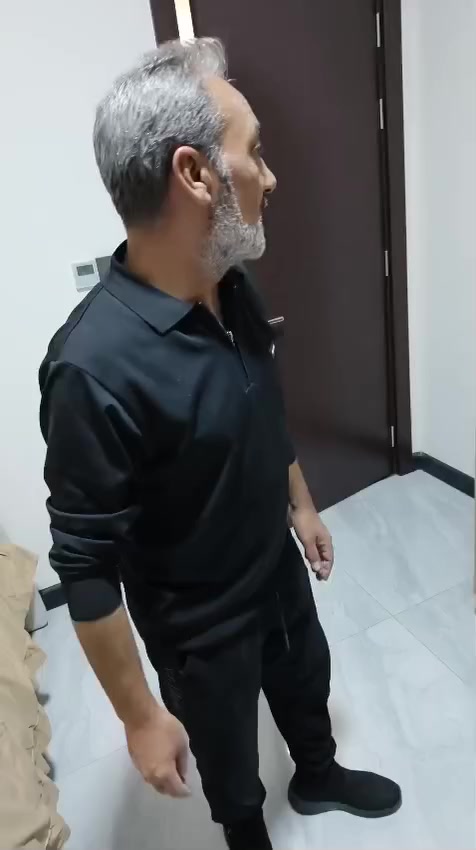 نجار لفتح وشد جميع انواع الغرف العراقية والتركيه والماليزيه وصبغ الابواب الخشبيه والجراجيب ونقل الأثاث ***********. واتس
