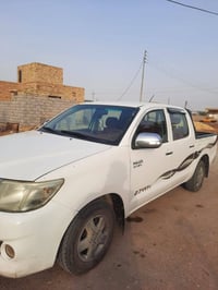 هايلكس • ٢٠١٣ • طريق المشرح