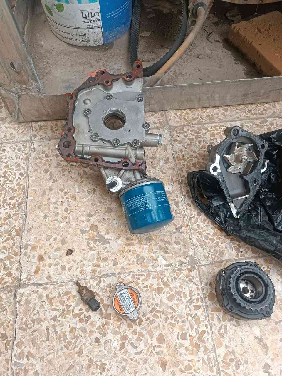 السلام وعليكم
اويل بم واتر بم وراجس وجوزه حماوه وقبغ راديتر مال اكسنت دبدوب ويرهم ريو هذوله اشتريتهم يوم واحد وثاني يوم فتحت مكينه اويل بم واتر بم جدد والباقي مال كصه

والكبات حجم 15  اصليات مال اكسنت

***********
