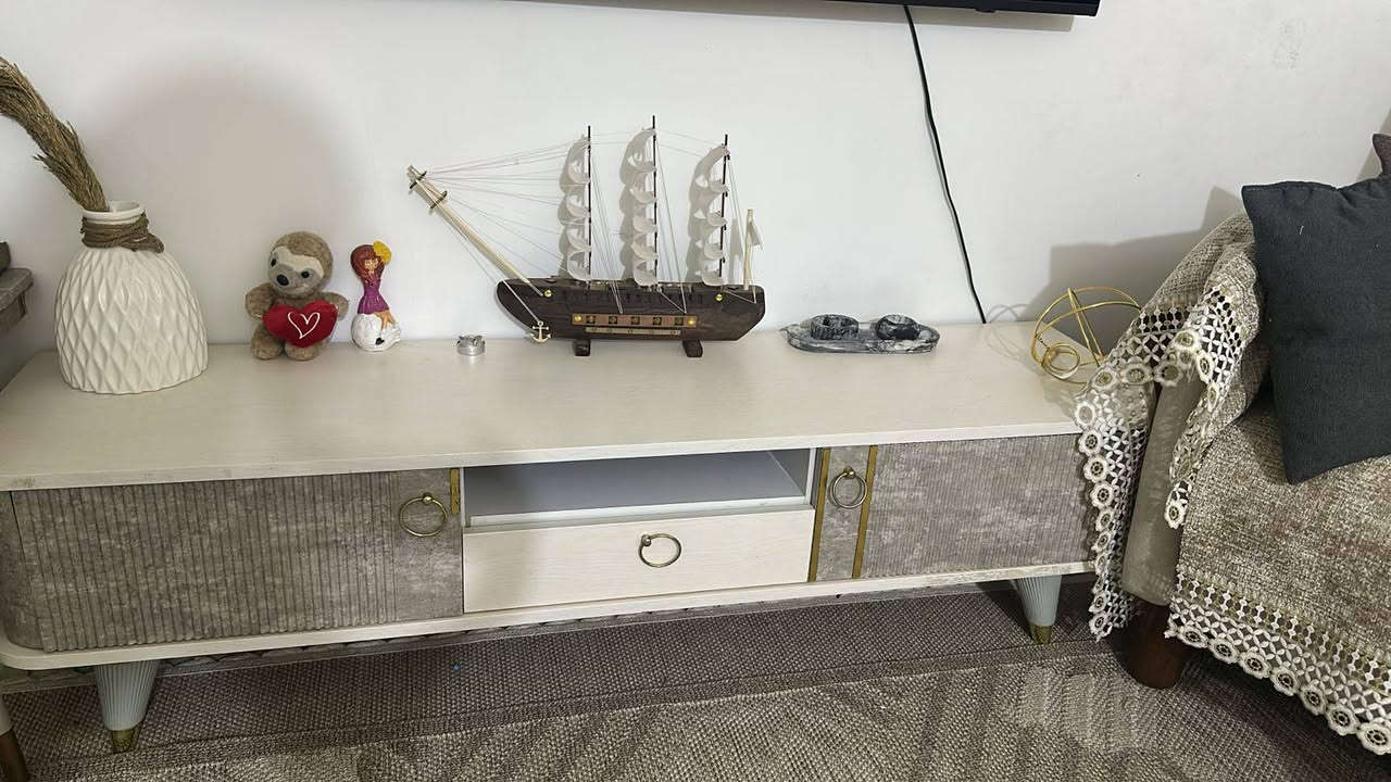 تخم شهر واحد مستخدم حتة ميعتبر مستخدم ٧ مقاعد وميز بلازمة الميز ٤٠ الف 
والتخم ٥٥٠
يغداد


**إذا كنت صاحب هذا الإعلان وتريد حذفه لأي سبب، رجاءا أرسل رسالة إلى الدعم الفني**