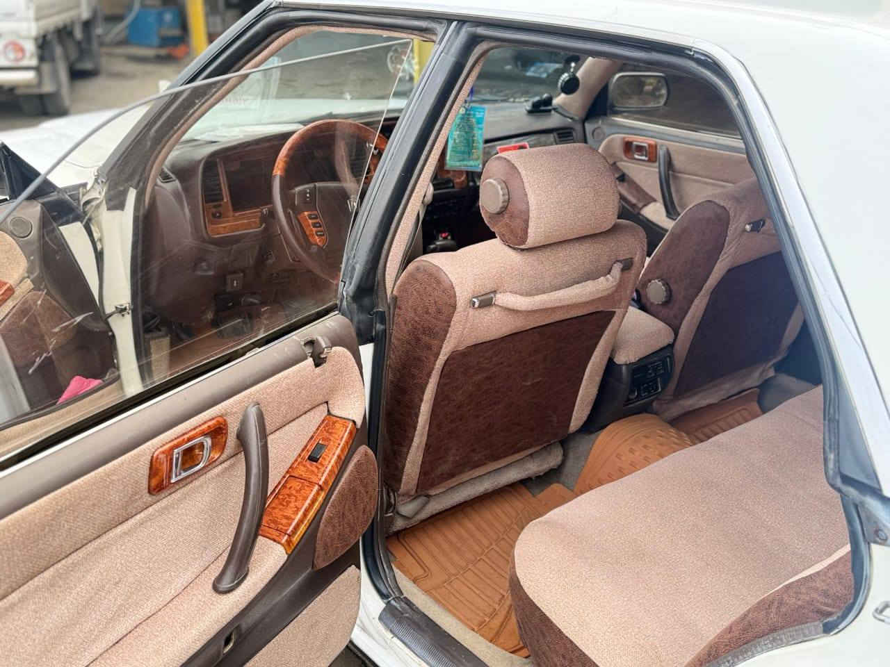 السلام عليكم هارتوب موديل 92رقم نجف نكليزي بسمي سنويه لـ30مكفوله من الكص والضربه القويه فقط بيها طخه بالچاملخ الخلفي من عده الطخه كفاله عامه مكينه وكير ڤيڤيتي فيشه وبطل سياره معنى الكلمه تبريدها ثلج تخم تاير جديد حداديه كارتون العنوان نجف كوفه  مامتواجد على الفيس السعر 63وبيها مجال قليل حك الجيه ***********
