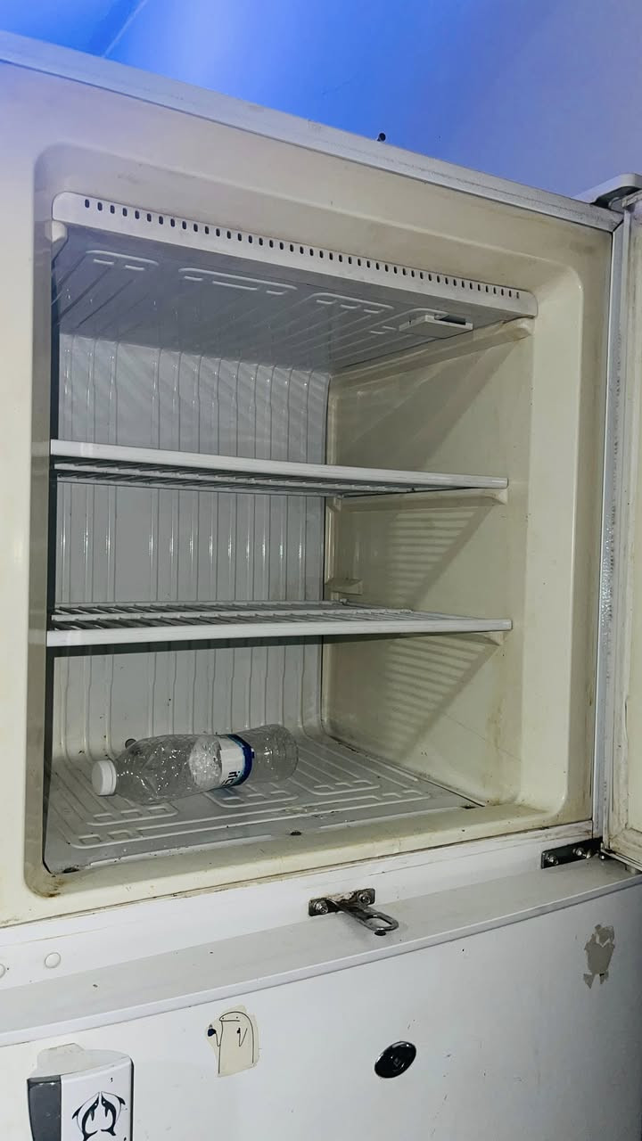 ثلاجة اوكما الفريزر شغال يجمد بس الثلاجه ما اعرف ليش ماتبرد
للبيع


**إذا كنت صاحب هذا الإعلان وتريد حذفه لأي سبب، رجاءا أرسل رسالة إلى الدعم الفني**