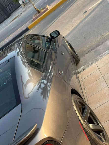 دوج جارجر SXT بلاس 2022  
فول فول مواصفات سلايد فتحة سقف 
گیر  ومحرك و كهربايات بشرط
مابي اي خلل الحمدالله

مواصفات
سلايد
كشن جلد
كشنات تبريد و تدفئة 
شغال من بعد
بصمة
رادار
بعد هوايا مواصفات
قطعتين مبدل جاملغ وبنيد 
مكاني بغداد الكرخ *********** بغداد
