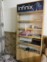 فاترينات موبايل عدد 3 زجاج وأقفال وإنارة داخليه جاهزات للشد وبسعر مناس...