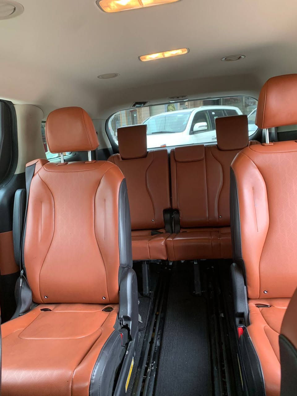 کرفان 2024 ئەمریکی 
مواسفات فوول بێ سلایت
بێ دەبل ، سندوق شفت ، 
دەرگا کارەبایی ، ناو جلد 
نیو چاملغی پشت و دەرگا سبوغ 
ئێڕباگ تەنها شان ، کەمەک ناو دەرگای قۆپ و قنجی گچکەی هەیە 
مەکینە V6_3,5 ڕۆیشتن 24 هەزارکم
ڕەقەم و سەنەوی نوێیە 
تەنها فرۆشتن
سعر /  290 ورقە
شوێن / هەولێر
*********** واتساب
*********** واتساب أربيل, العراق
