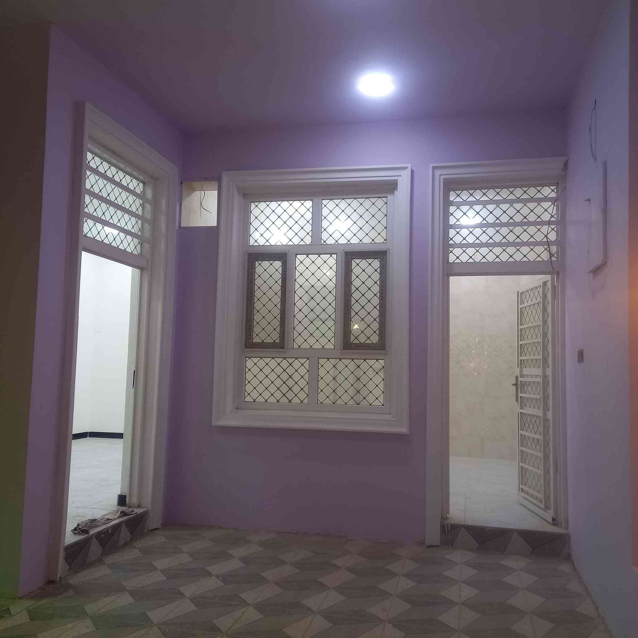 بيت للبيع في مجمع توحيد طريق السنيه السياحي مساحه ١٧٦ متر واجه ٧ ونص
البيت كونكريت 
٢ غرف نوم 
وصاله وصحيات ٢
وستقبال ومطبخ 
الاستفسار ***********
