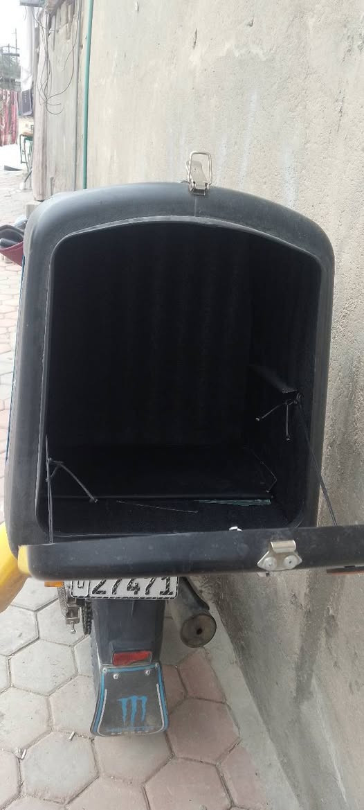 السلام عليكم صندوق دلفري للبيع جديد مامستخدم أسبوع سعره 30الف ***********
