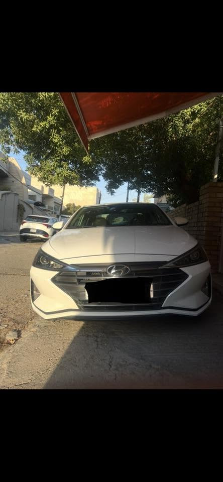 Hyundai Elantra🇰🇷🇰🇷
وارد أمريكي 
موديل 2020
رقم بغداد
ماشية 60 الف ميل 
فول مواصفات 
كير AT المرغوب
محرك 2000 دوش
شاشة بلادية
فتحة سقف
تدفئة كشنات
تحكم ستيرن
تشغيل عن بعد
حادثها قبق جنطة 
للتواصل:
***********
متوفر واتساب
