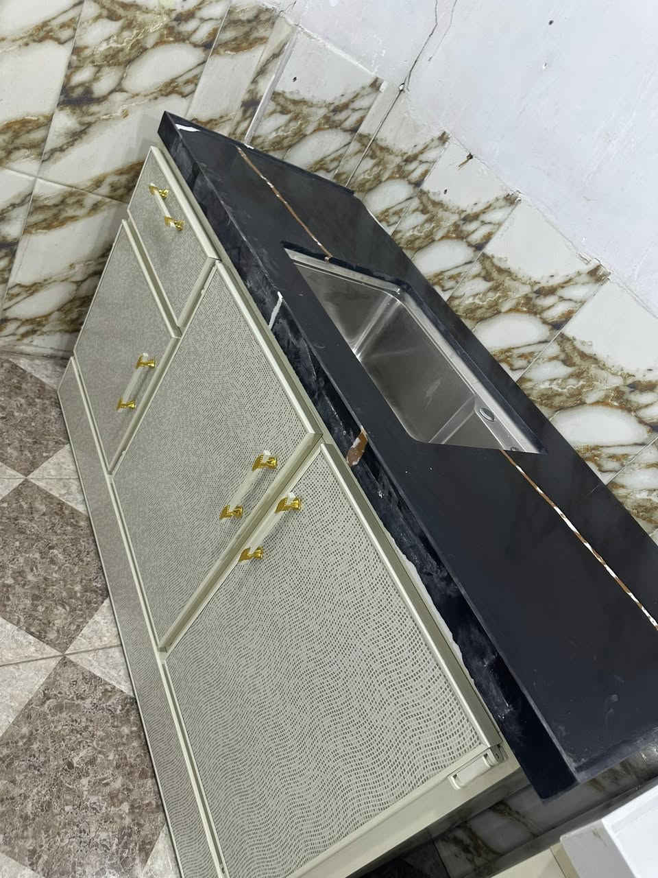 التاميم ركن آلمدينه معرض اثاث بيم
***********
