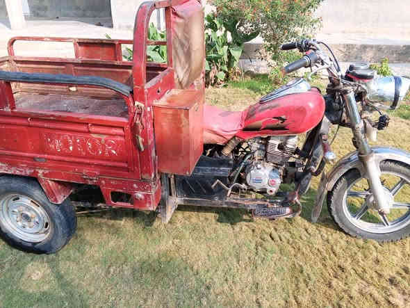 سلام عليكم ستوته جمره للبيع سعر ٨٠٠ وبيها مجال الستوته مرقمه 
نضيفه مكينه خير من الله مكانها اللطيفيه 
تواصل *********** بي وات ساب
