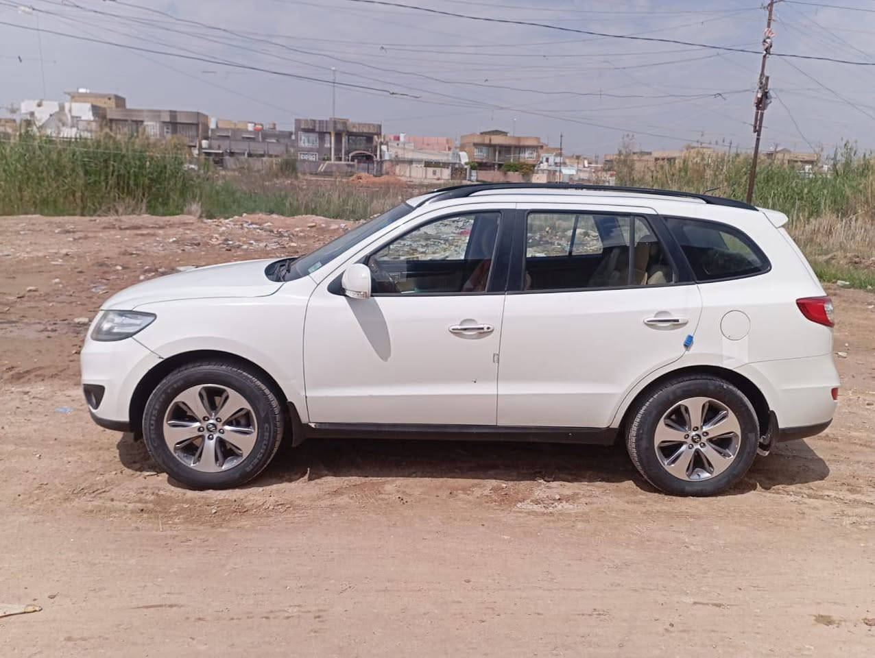 السلام عليكم 
سنتافي موديل 2012
بيه 5 قطع 
السياره خليجيه 
رقم بغداد بأسمي 
6 سلندر 
العنوان بابل قضاء القاسم ع
للأستفسار ***********
