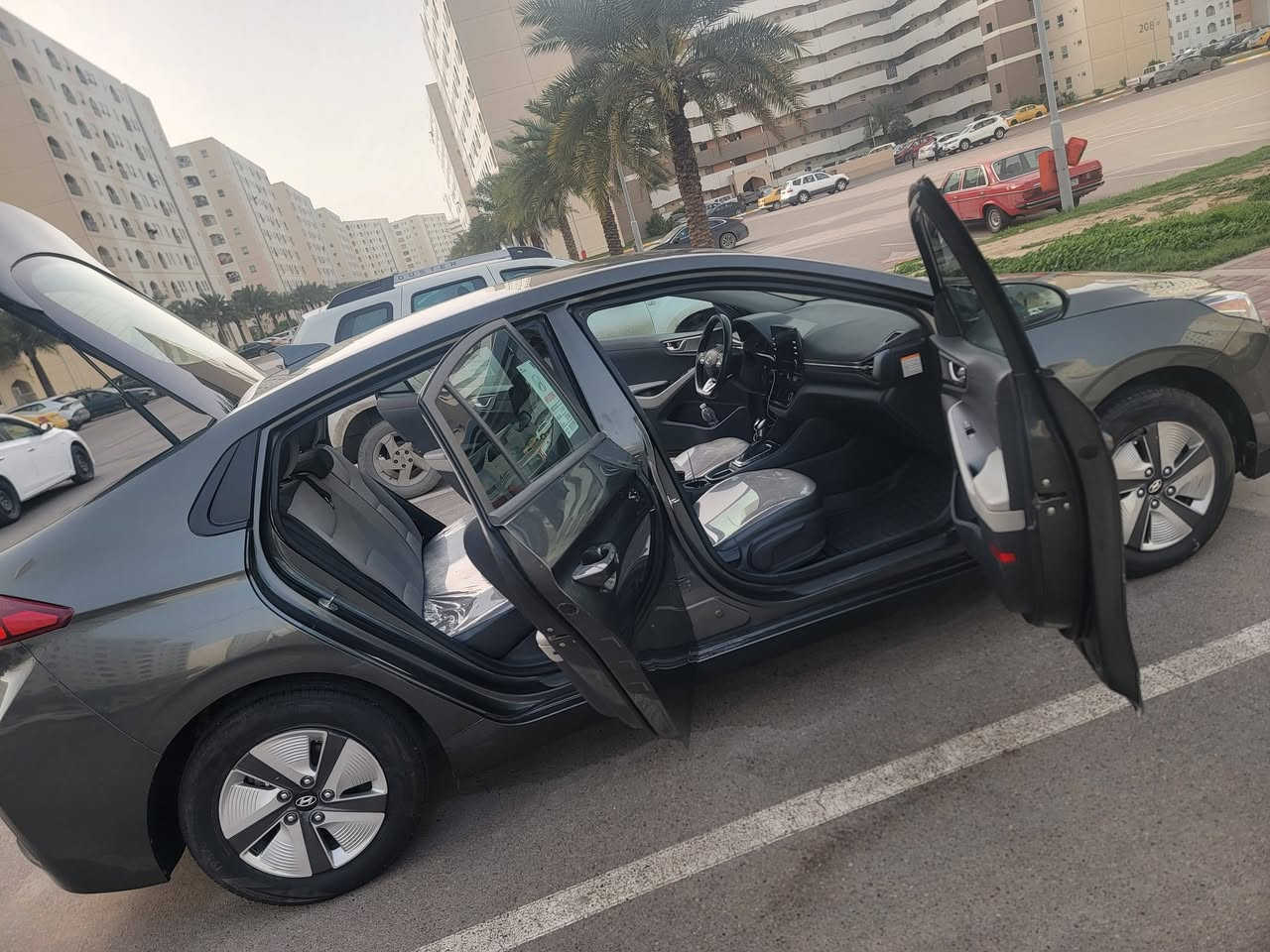 ايونك ٢٢ هايبرد
ماشية ٨٦ الف
مواصفات بلو معروفه 
فول مواصفات عدا الفتحه 
كلين بدون حادث من امريكا
وهنا بلعراق جاملغ ايمن امامي معمر نفسه
وشبر بارد بلبنيد 
ايرباك بردة فقط طاك 
سونار قبل حادث موجود وصور حادث هم موجود
اريدها مراوس باقل مع فرق 
مكاني بغددداد ***********
