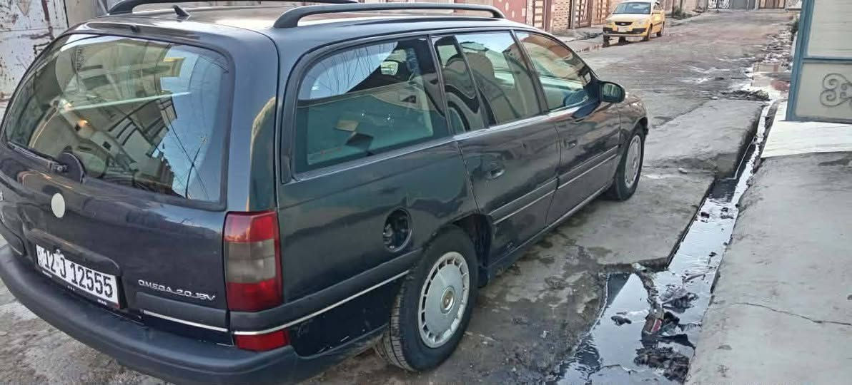 السلام عليكم رمضان كريم عندي سياره للبيع اوبل اوميكا بزون حجم 20 كير اوتوماتيك سياره ما بيها قطعه صبغ السياره موجوده موصل حي الانتصار تبريد بيا بس عاطل رقم سنويه جديد موديل 96 سعر 48 وبيها مجال *********** رقم الهاتف ***********
