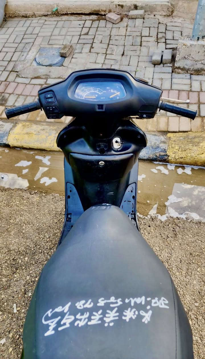 السلام عليكم سبيسي ياباني للبيع مكينة تخبل خرسه اول فتحة اله بوش وبستم كفر اصلي ابو الختم كهربائيات كوله شغال الدراجه احلى من الصور 
اتصال على هذا الرقم ‭0776 602 8464‬
