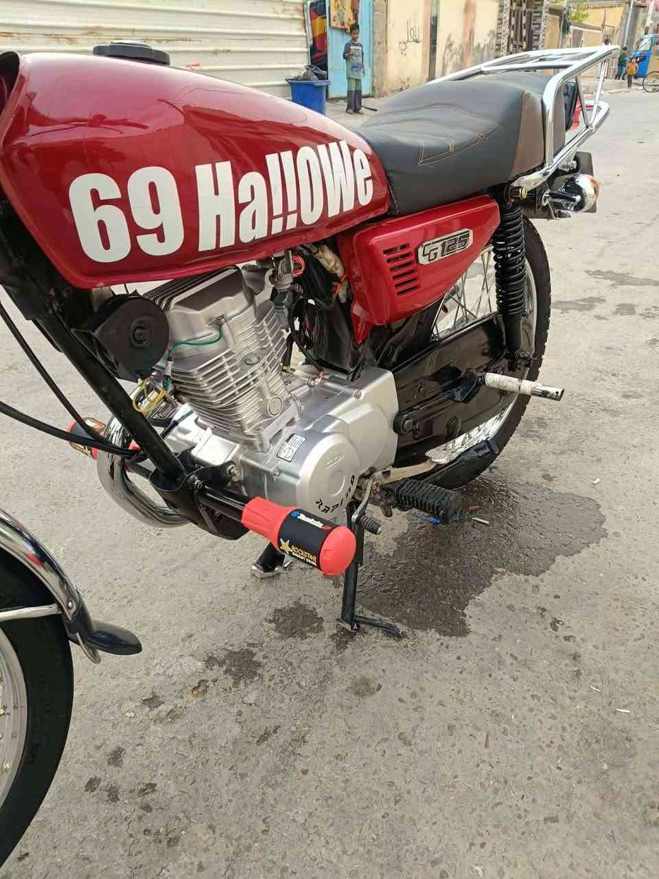 سلام عليكم دراجه لبيع اربع كير رقم كربلاء بسمي شاصي 19وتعمير 25 مكينه ارابيدو مكفوله تفاصيل ع الرقم مكانها كربلاء الحر ***********
