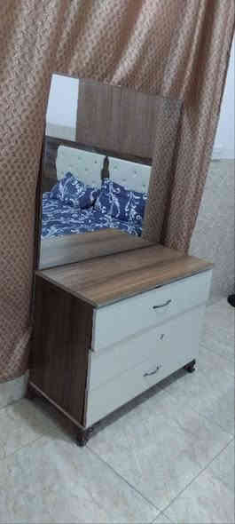 غرفه تركي 7 قطع
نضيفه اي ضرر مابيها 
مكانها الخالص ..عرب شوكه 
للاستفار الاتصال ع ***********
