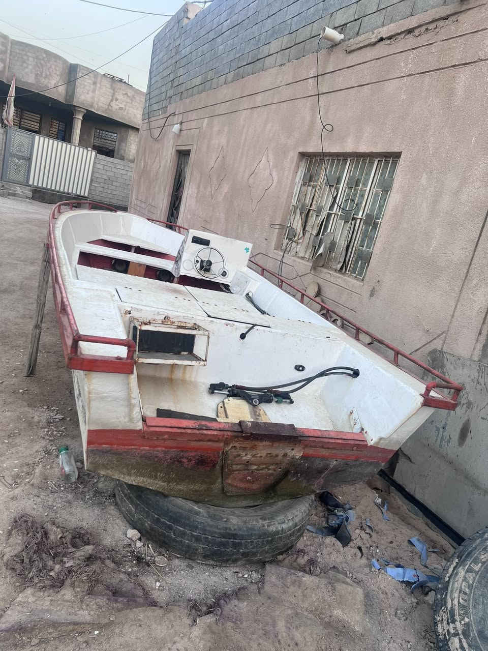 زورق يوسفي كويتي 5ونص زورق جاهز باورستيرن سستم صوت غطاس ماي فول بانزين 100التر مكاني بصره ***********
