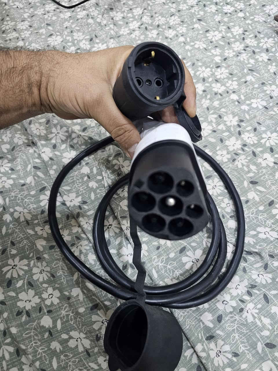 كيبل لسيارات ال byd اخذ كهرباء من السيارة للتواصل *********** موجود واتس اب
