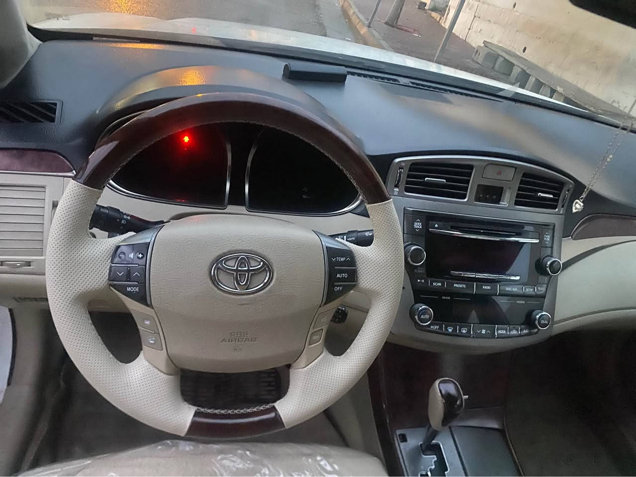 ئه ڤه لۆن ٢٠١١
فوول مواسەفات
لیمیتد
١٧٠٠٠٠کم رۆشتوە
گيرو مه كينه ي به شه رت نه كراوه ته وه
سه نه وي مه رجي تا زه يه
تحويل و وه كاله به شه رت
٣بارجه و دوو به له ي بوياخه بي ناوكرتن بي كرانه وه
سه ياره كه بوياخ ته نكه 
زور تندو تول و بي كيشه يه
***********
***********
سعري١٥٢مه جاليكي زور كه م
تكايه مشته ري نيت تيل مه كه السليمانية, العراق
