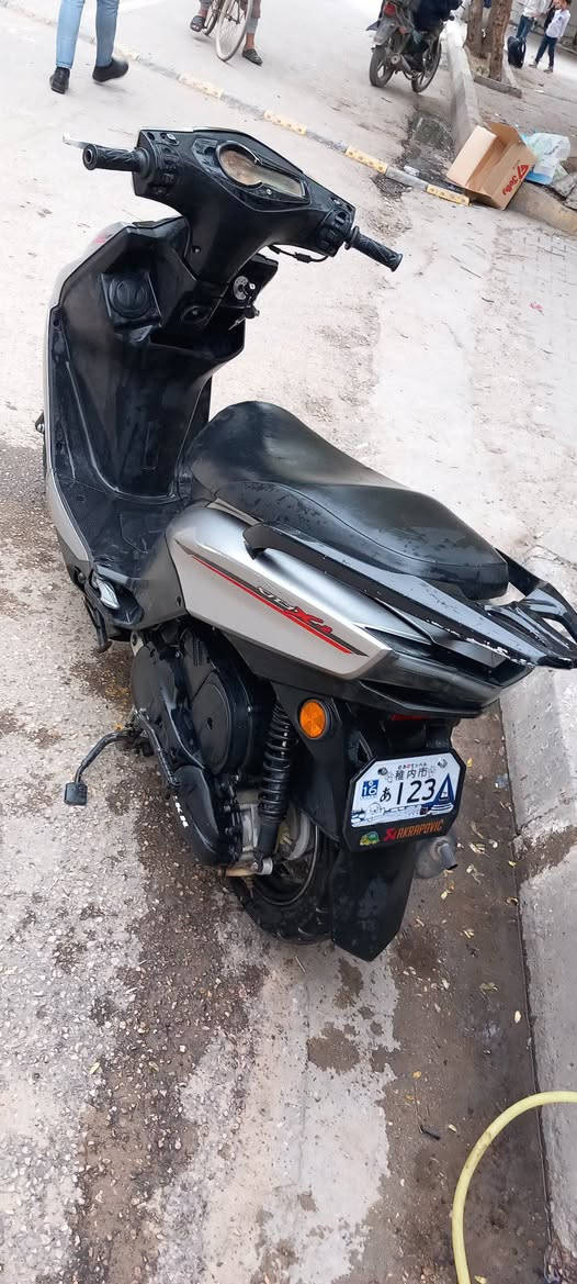 دراجه سكنس نظيفه مكلف بالنشر كلها بلاديه رقم صاحبها هاتف *********** محرك بحاله جيده جدآ والنظافه موضحه
