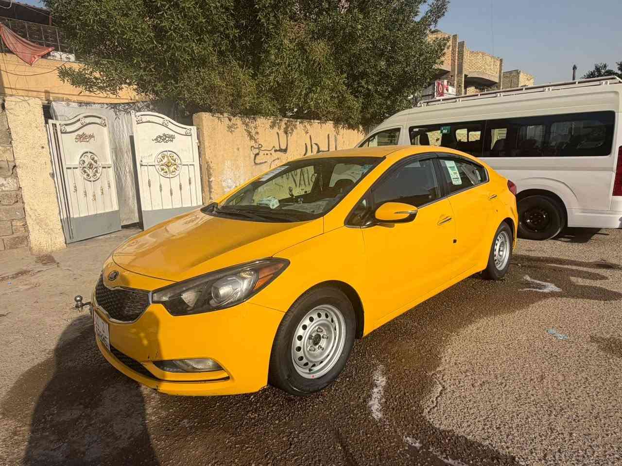 سلام عليكم من رخصت الادمن كيا فورتي مديل 2015 كادثها دعاميه وشوي من الجاملغ بدون ايرباك  مواصفات نص فول ماشيه 92 تخم تاير ويل جديد
مصفره هيه وغرامات بعنوان بغداد مدينه الصدر 
(***********)
