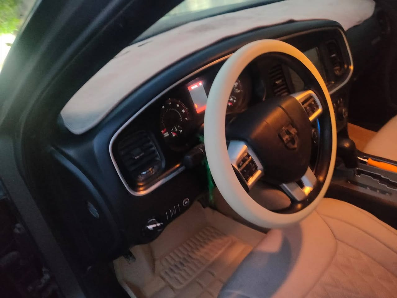 من رخصة الادمن
جارجر sxt 2012 

6سلدنر

مصبوغه حزام

عارضها 115 وبيها مجال

مكاني بابل

للتواصل ***********
